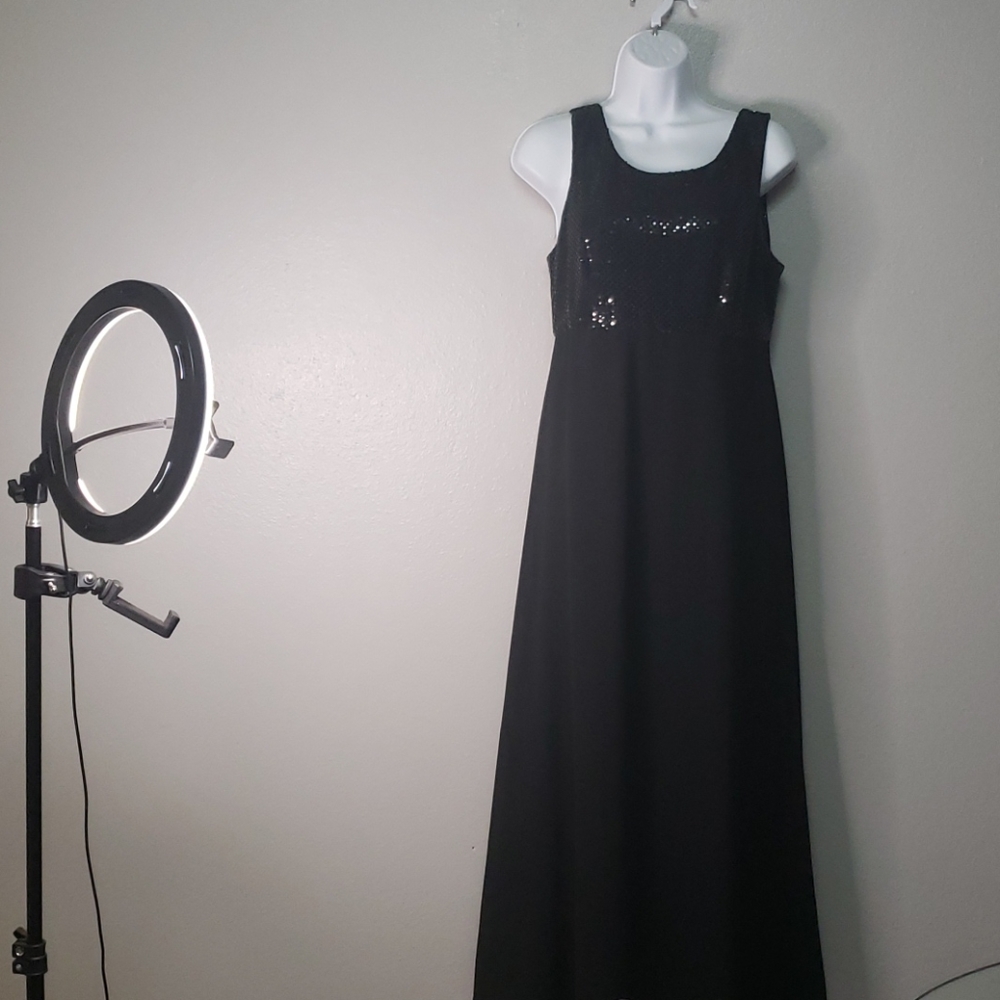 Elegant black dress
